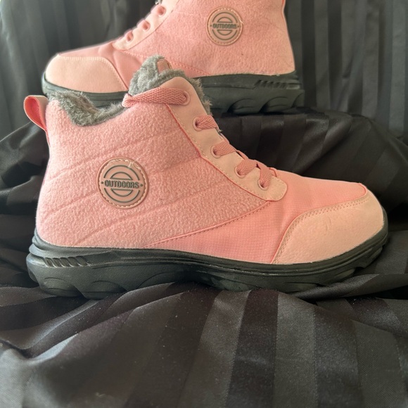 Pink High-Top boots - Picture 2 of 4